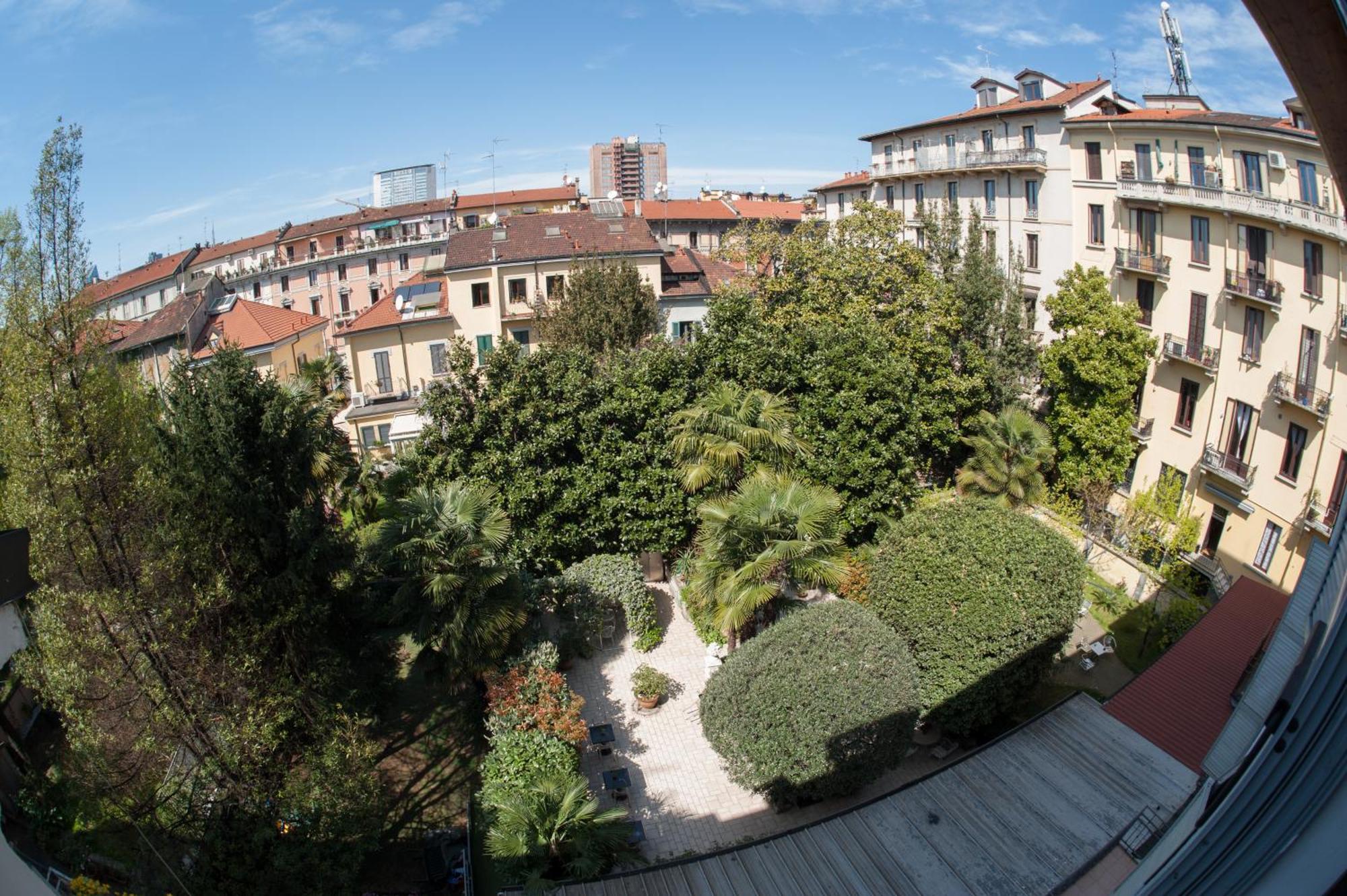 The Best Hotel — Foto 1